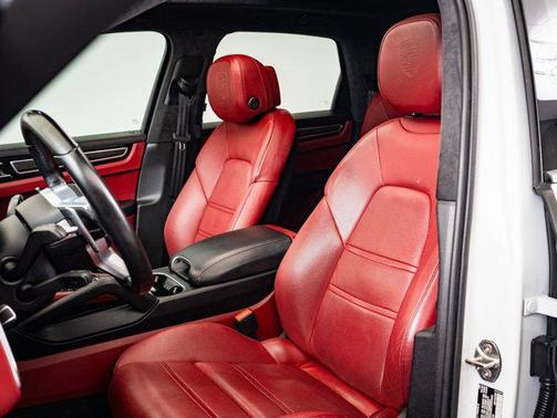2022 Porsche Cayenne GTS