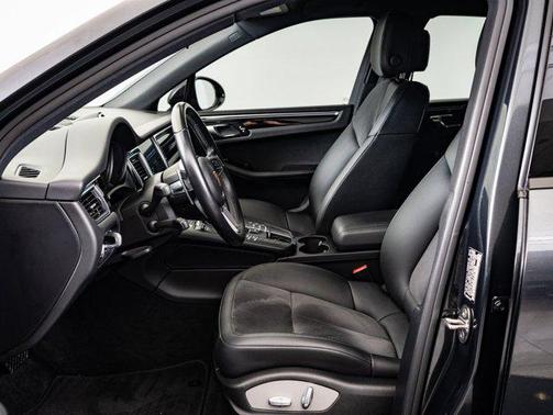 2018 Porsche Macan Base