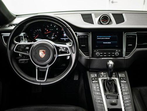 2018 Porsche Macan Base