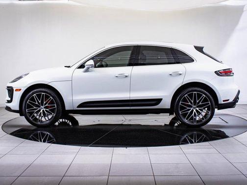 2022 Porsche Macan Base
