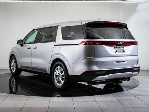2023 Kia Carnival LX