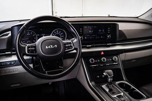 2023 Kia Carnival LX