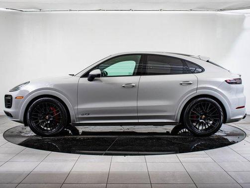 2022 Porsche Cayenne GTS
