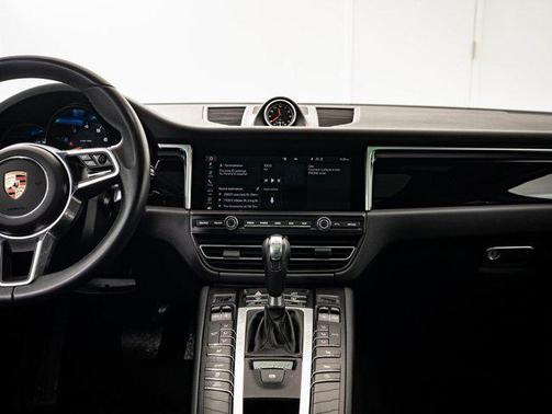 2021 Porsche Macan Base