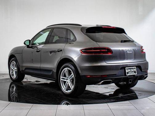 2018 Porsche Macan Base (PDK)
