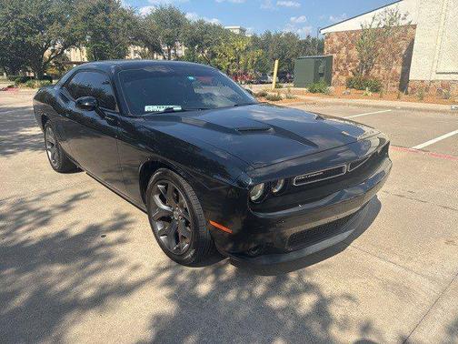 2016 Dodge Challenger SXT