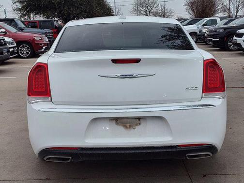 2019 Chrysler 300 Touring