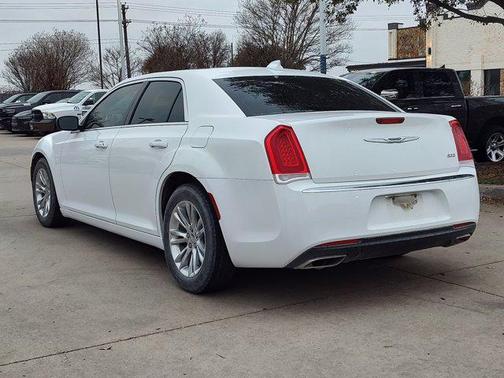 2019 Chrysler 300 Touring