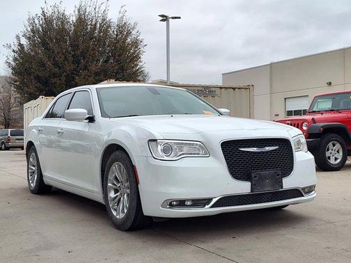 2019 Chrysler 300 Touring
