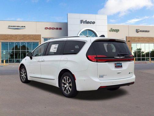 2025 Chrysler Pacifica L