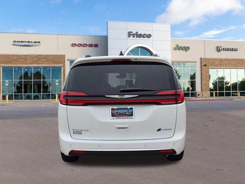 2025 Chrysler Pacifica L