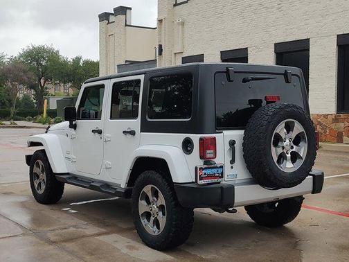 2016 Jeep Wrangler Unlimited Sahara