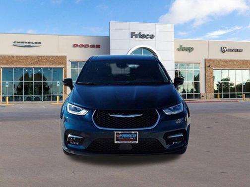 2025 Chrysler Pacifica L