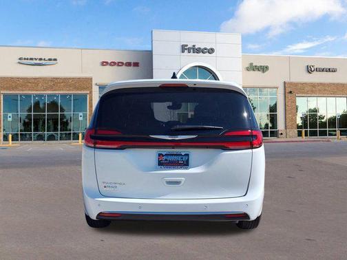 2025 Chrysler Pacifica L