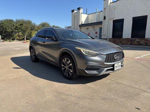 2017 INFINITI QX30 Luxury