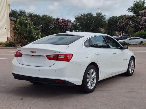 Summit White 2024 Chevrolet Malibu FWD 1LT