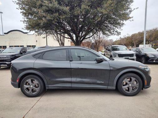 2022 Ford Mustang Mach-E Select