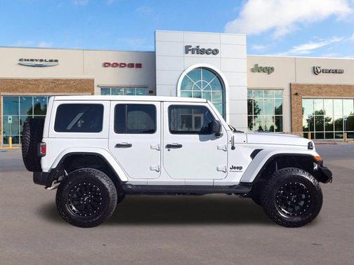 2023 Jeep Wrangler 4-Door Sahara Altitude 4x4