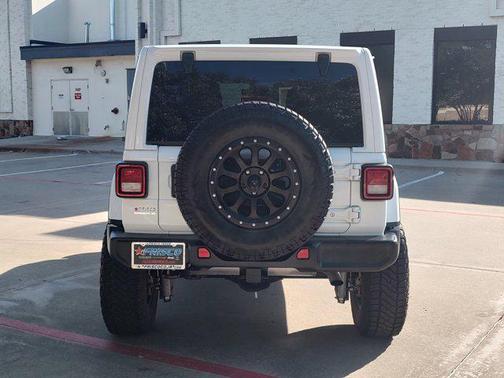 2023 Jeep Wrangler 4-Door Sahara Altitude 4x4