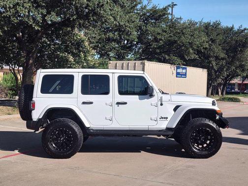 2023 Jeep Wrangler 4-Door Sahara Altitude 4x4