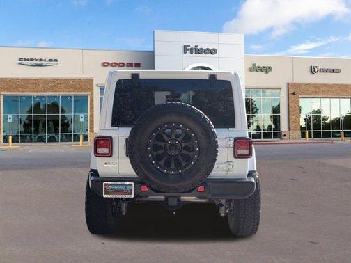 2023 Jeep Wrangler 4-Door Sahara Altitude 4x4
