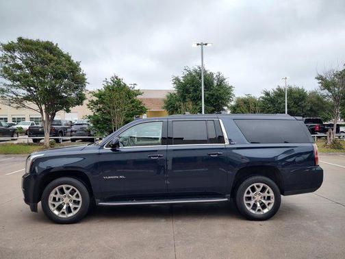 2017 GMC Yukon XL SLT