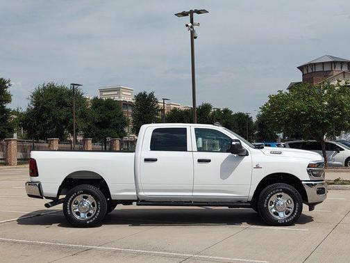 2025 RAM 2500 Tradesman Crew Cab 4x4 6'4' Box