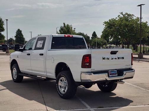 2025 RAM 2500 Tradesman Crew Cab 4x4 6'4' Box