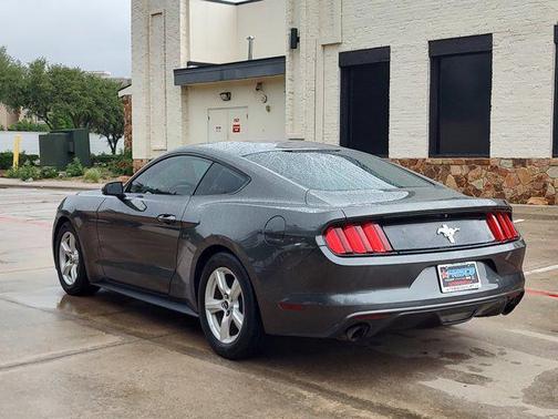 2017 Ford Mustang V6