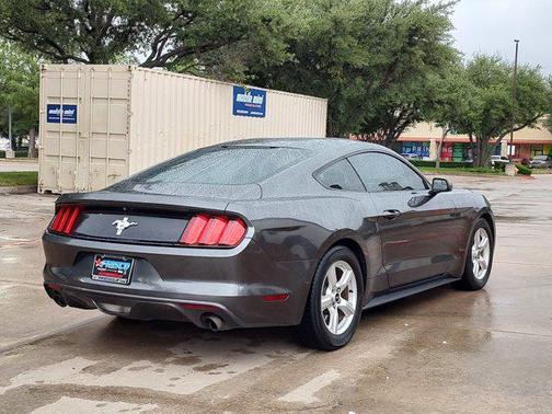 2017 Ford Mustang V6