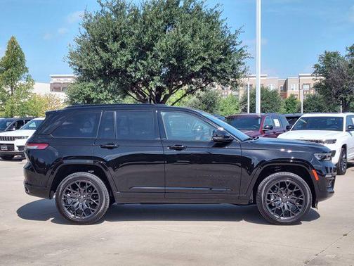 2025 Jeep Grand Cherokee Summit