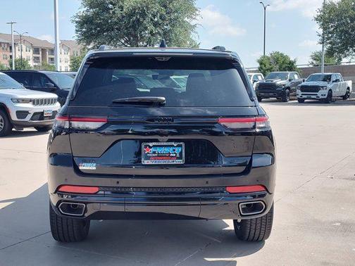 2025 Jeep Grand Cherokee Summit
