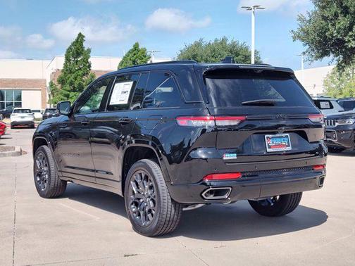 2025 Jeep Grand Cherokee Summit