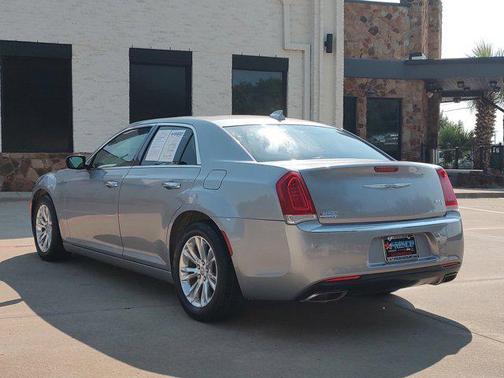 2017 Chrysler 300C Base