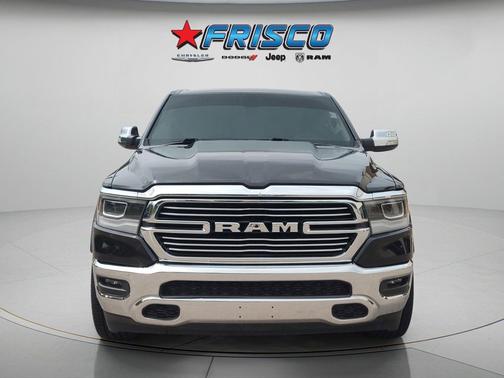 Diamond Black Crystal Pearlcoat 2019 RAM 1500 Laramie