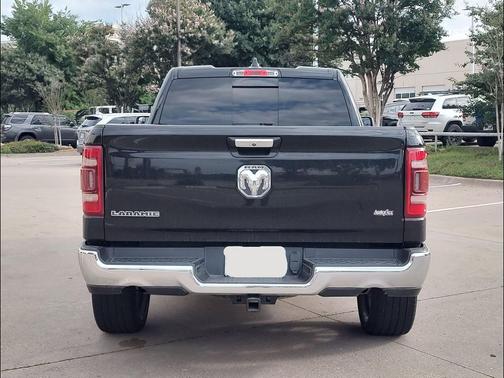 Diamond Black Crystal Pearlcoat 2019 RAM 1500 Laramie