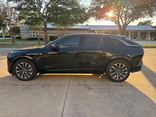 2024 Cadillac LYRIQ Sport
