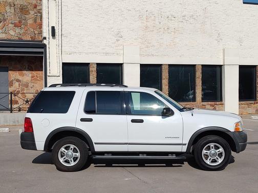 2004 Ford Explorer XLS