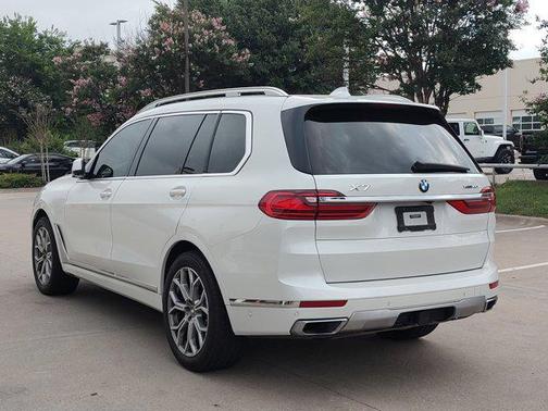 Mineral White Metallic 2020 BMW X7 xDrive40i