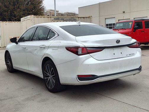 2024 Lexus ES 250 Base