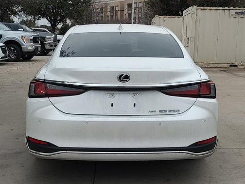 2024 Lexus ES 250 Base