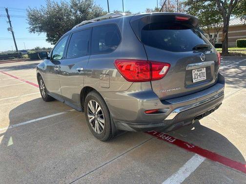 2017 Nissan Pathfinder SL