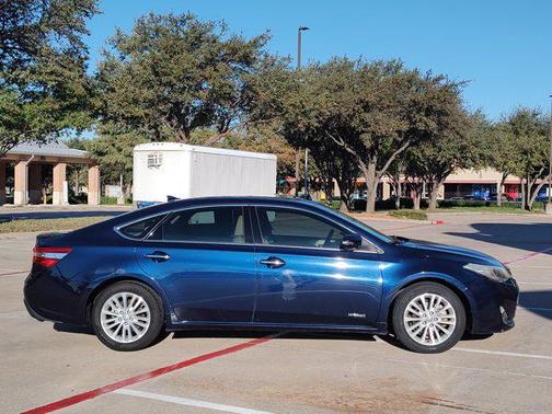 2013 Toyota Avalon Hybrid XLE Premium