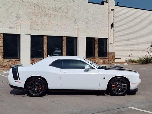 White Knuckle Clearcoat 2018 Dodge Challenger R/T Scat Pack