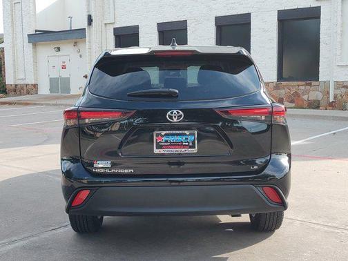 2024 Toyota Highlander LE