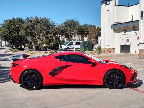 2025 Chevrolet Corvette Stingray w/2LT