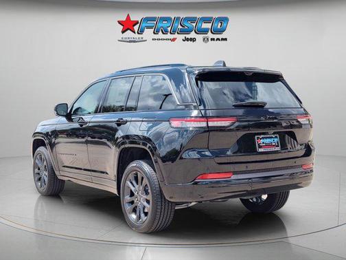 Diamond Black Crystal Pearlcoat 2026 Jeep Grand Cherokee Limited