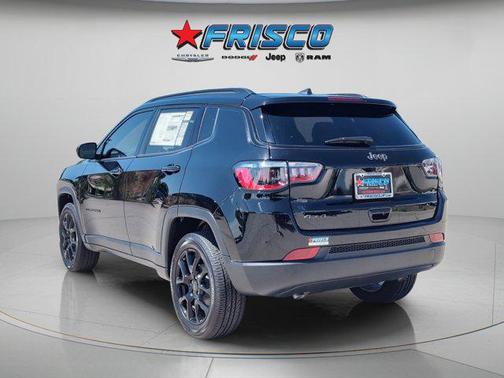 Diamond Black Crystal Pearlcoat 2026 Jeep Compass Latitude