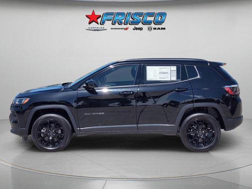 Diamond Black Crystal Pearlcoat 2026 Jeep Compass Latitude