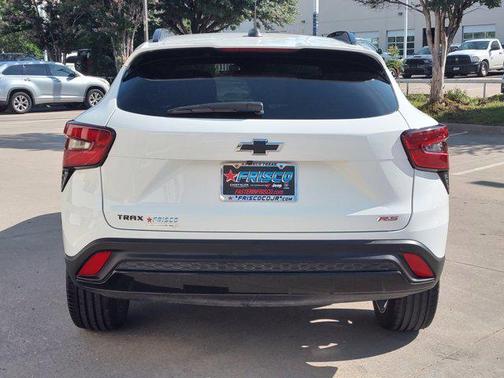 Summit White 2025 Chevrolet Trax FWD 2RS